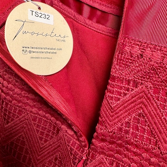 Two Sisters The Label Shona Dress in a Dark Red Sz 4 - Picture 8 of 8